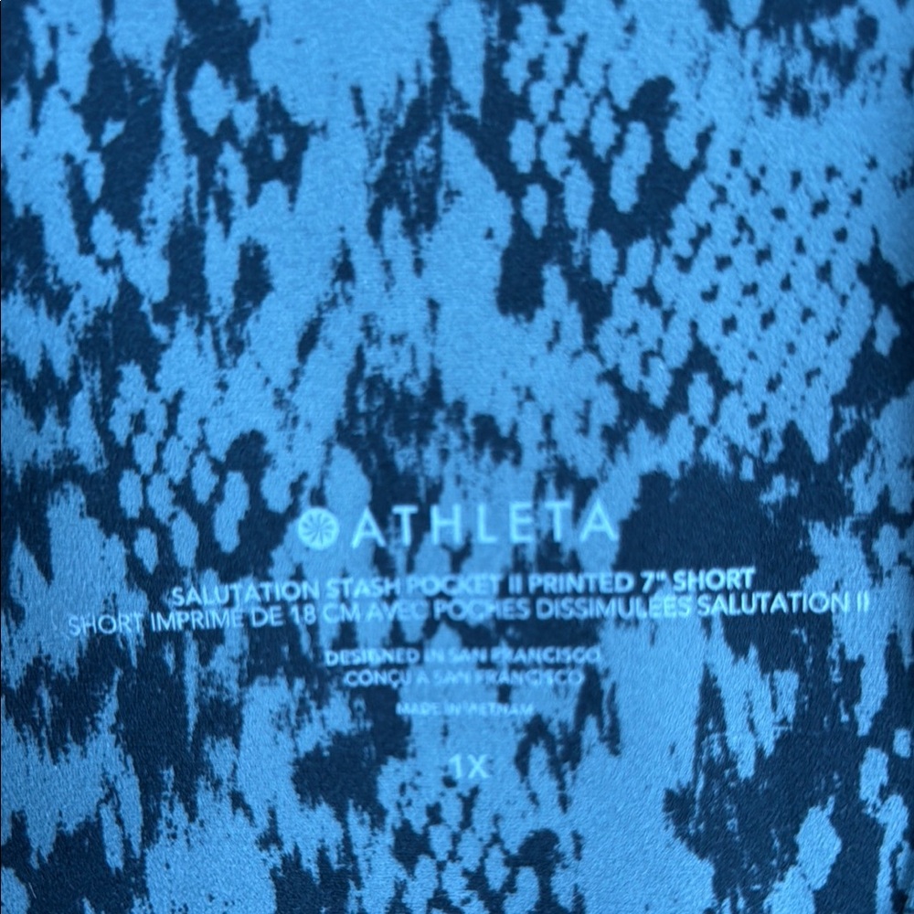 Athleta Salutation Stash Pocket II Printed 7inch short - Picture 2 of 7